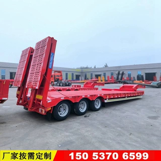 定制三轴低平板 3桥半挂车 工程机械运输半挂车 折叠伸缩液压爬梯