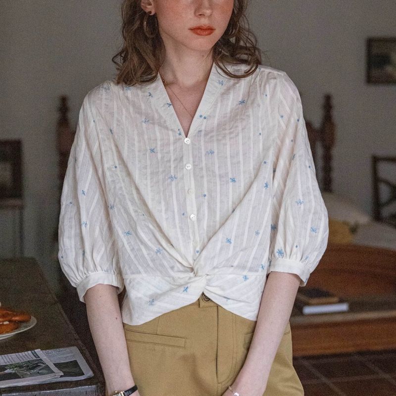 Dailyar "Sunrise in the Morning" Oxygen-Like Striped Jacquard Embroidered Short-Sleeve Twisted Shirt Top