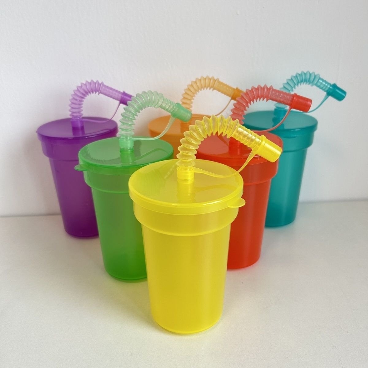 Milk tea straw cup with lid, children's beverage cup, plastic juice cup, household straw cup for children aged 6 to 12 years old