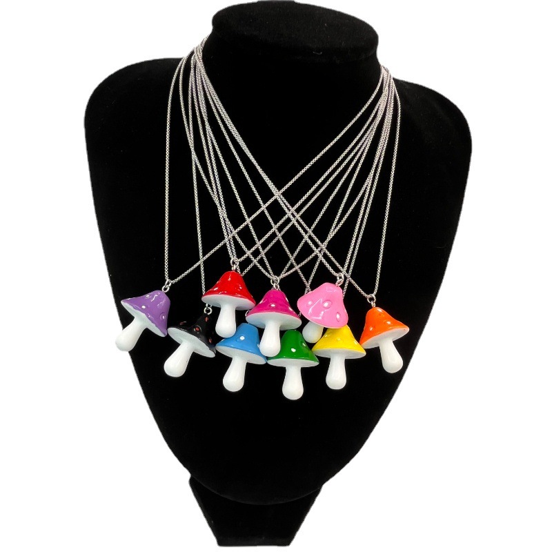 Cute three dimensional necklace