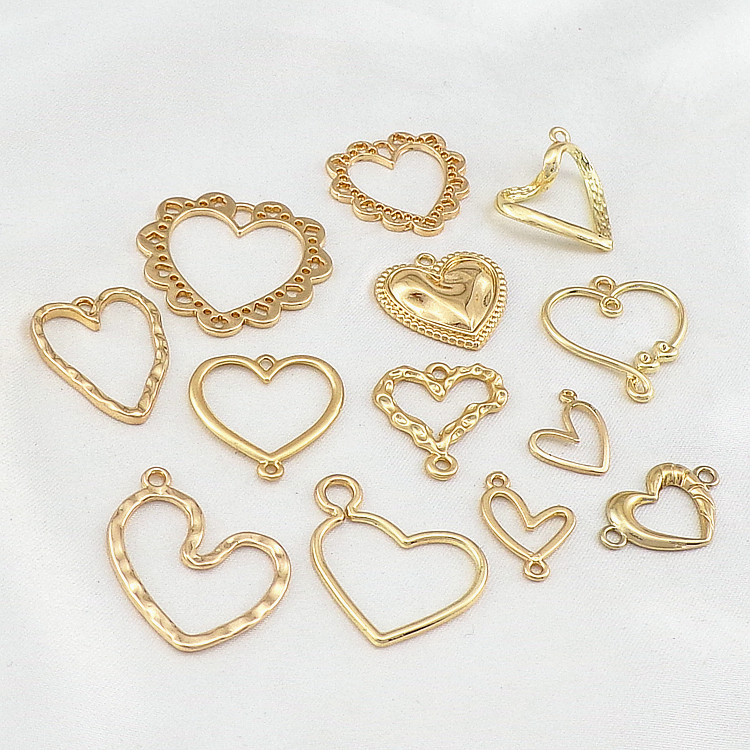 Alloy Material 10 PCS/Package 18 * 24mm Alloy Heart Shape Pendant