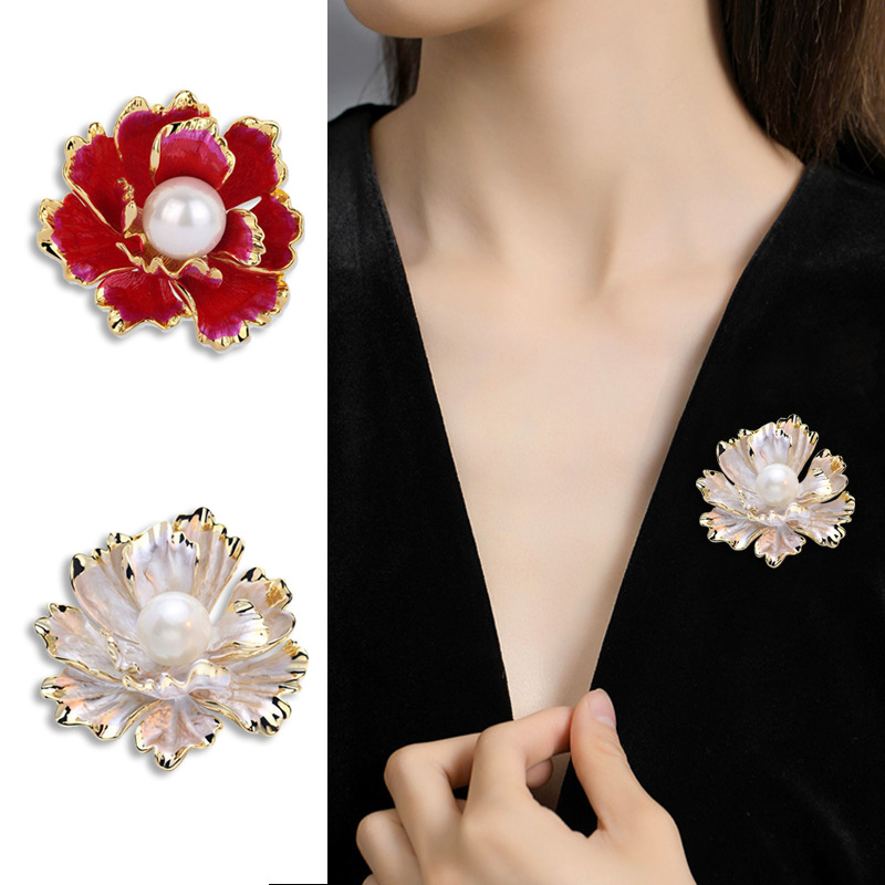 retro high-end brooch