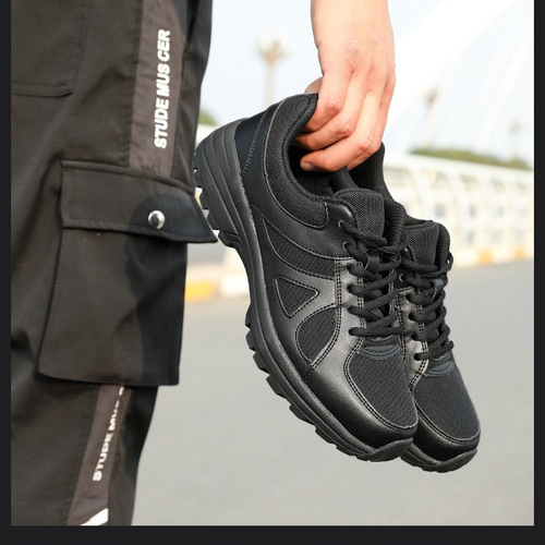 New training shoes for men, black lightweight fire-fighting physical training shoes, spring breathable outdoor hiking and mountaineering running shoes