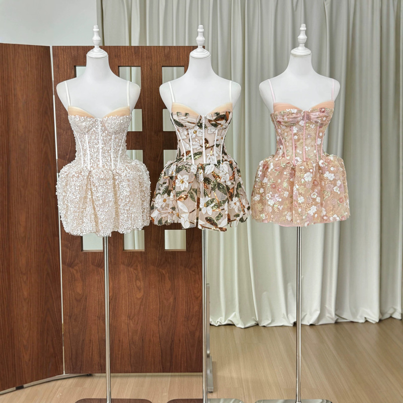 Light luxury, high-end, shimmering sequin halter dress with fishbone detailing, a fitted waist, and a princess-style, voluminous skirt, perfect for birthday parties and small gatherings Light luxury, high-end, shimmering sequin halter dress with fishbone detailing, a fitted waist, and a princess-style, voluminous skirt, perfect for birthday parties and small gatherings
