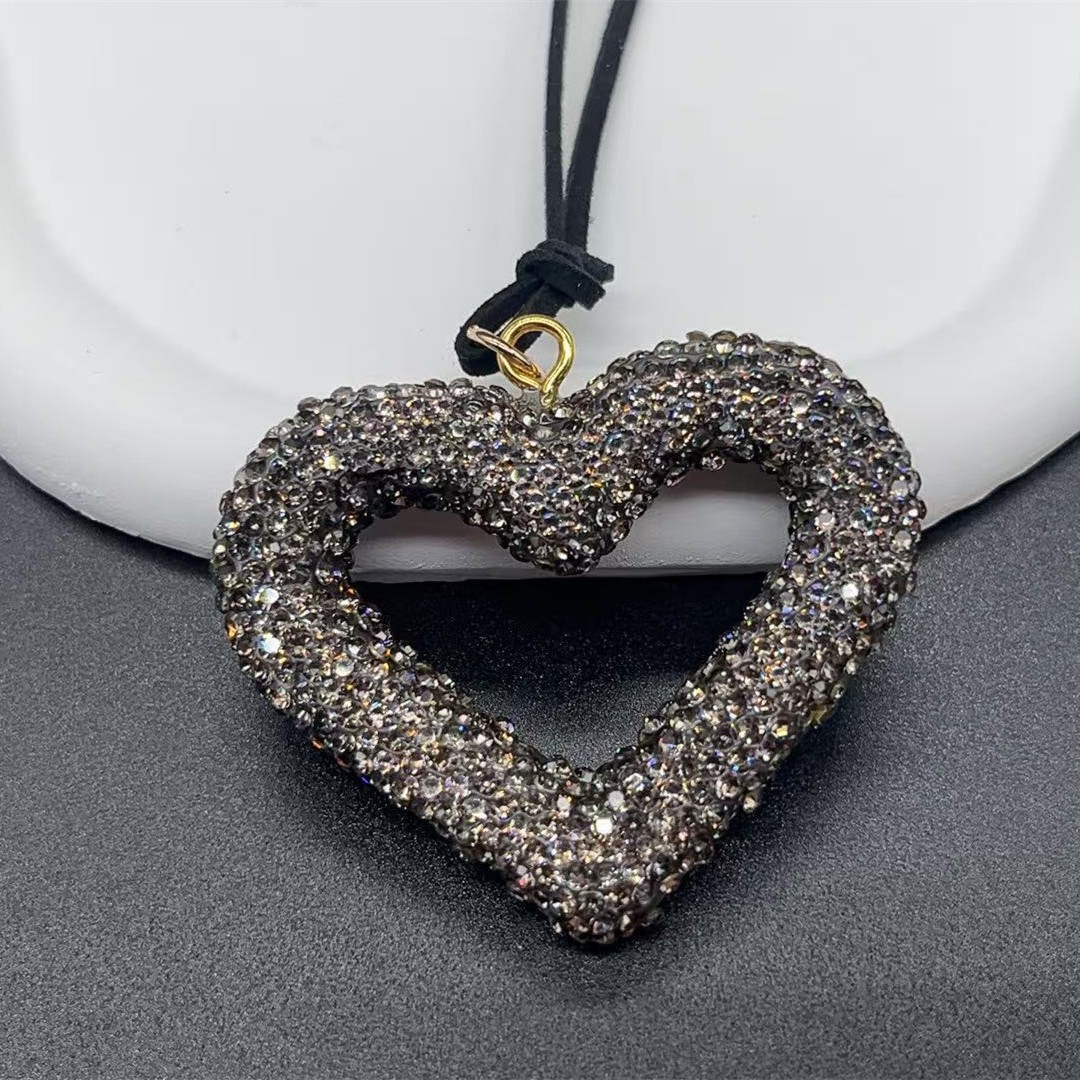 Cross-Border Amazon Clay Diamond Love Car Pendant Rearview Mirror Full Diamond Car Pendant Car Keychain