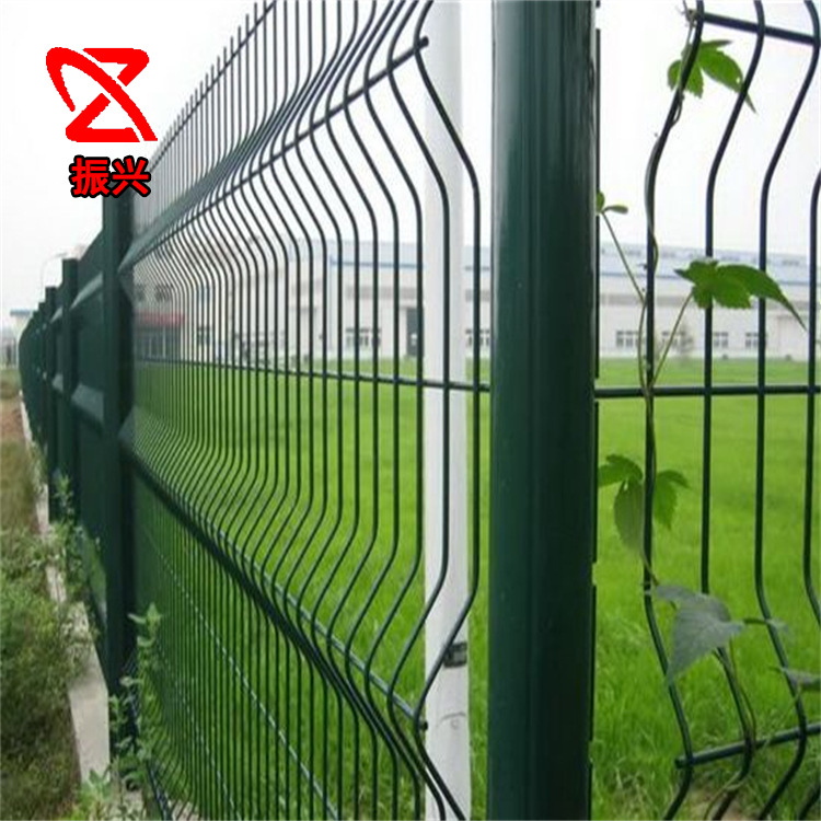 三角折弯护栏网 仓库篮球场体育场安全防护栏金属材质 防护围栏