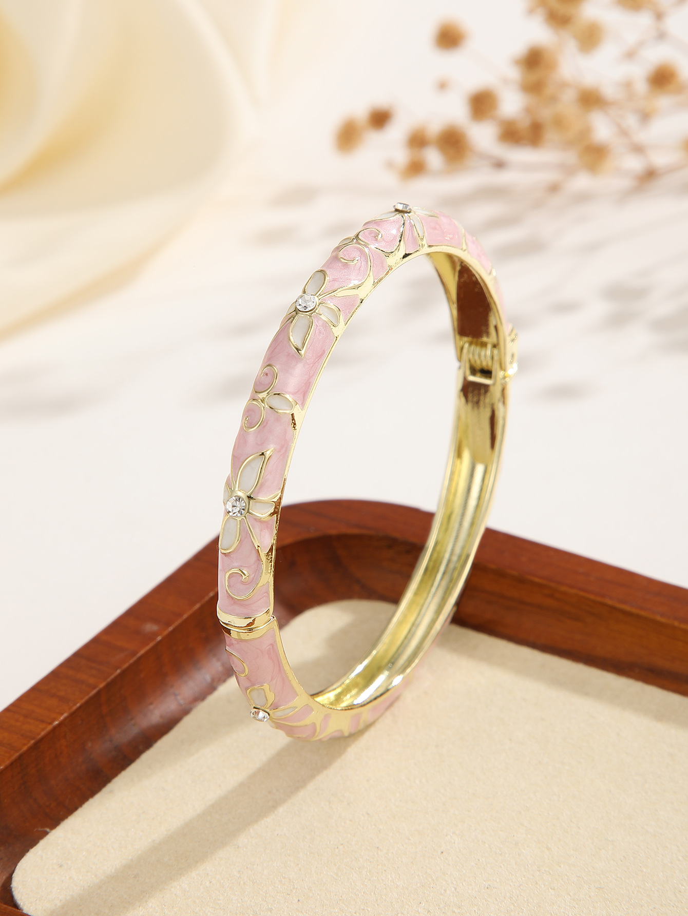 Oil dripping light pink