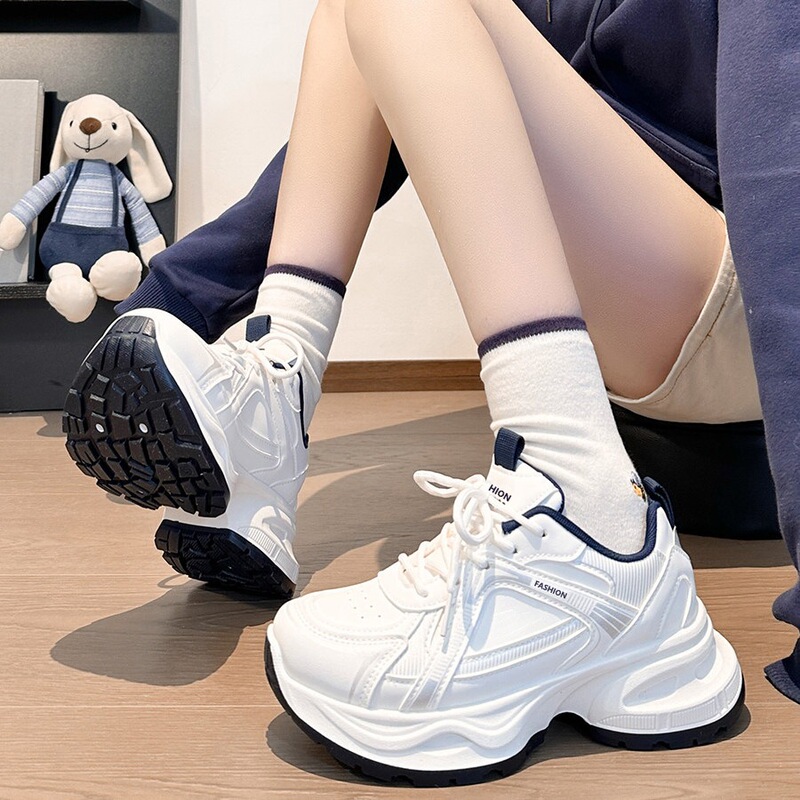 Thick-soled, height-increasing casual shoes, designed to make petite women look taller; white running shoes, 2026 spring new collection, sporty style, women's chunky sneakers Thick-soled, height-increasing casual shoes, designed to make petite women look taller; white running shoes, 2026 spring new collection, sporty style, women's chunky sneakers