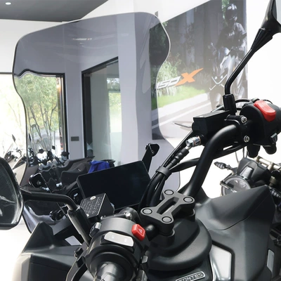 a racing-style windscreen, Motorcycle front windshield