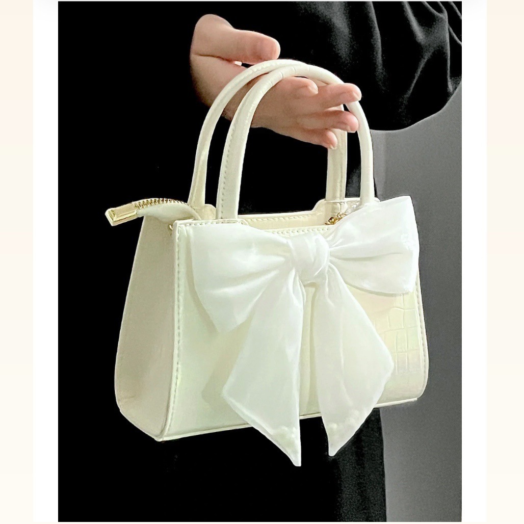 Women's Small Pu Leather Solid Color Classic Style Square Zipper Handbag display picture 6