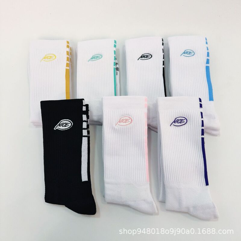 Hot Selling Nice Energy Bar Colorful Thickeneded Towel Bottom Sports Socks on the Field Practical Training Outdoor Elite Socks Wholesale