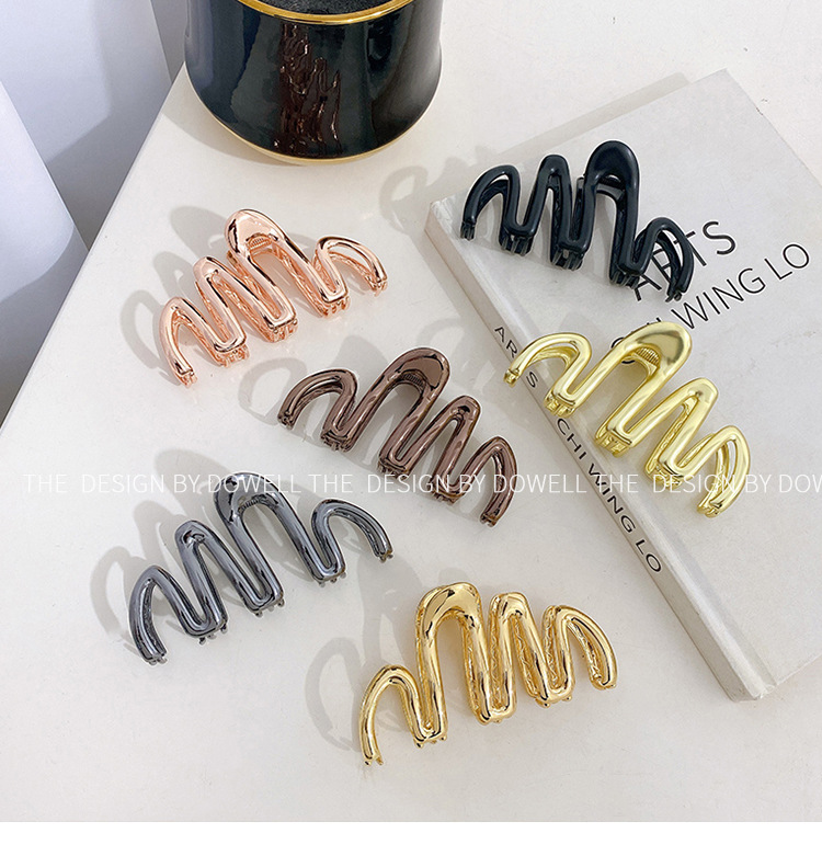 Simple Style Solid Color Alloy Polishing Hair Claws 1 Piece display picture 1