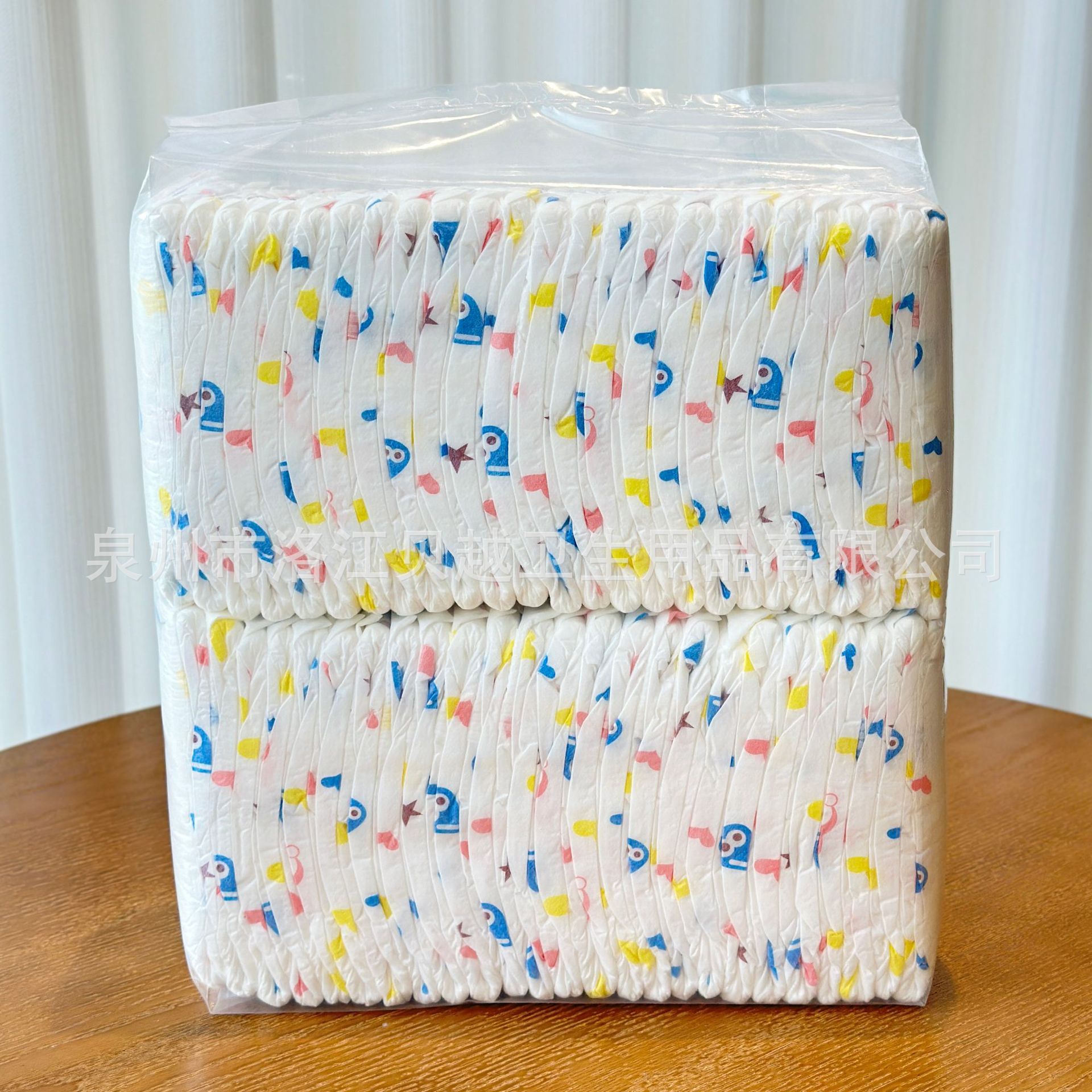 Fábrica de Quanzhou exportación de comercio exterior bolsa transparente paquete simple al por mayor pañales babydiaper pulpa de madera pañales para bebés