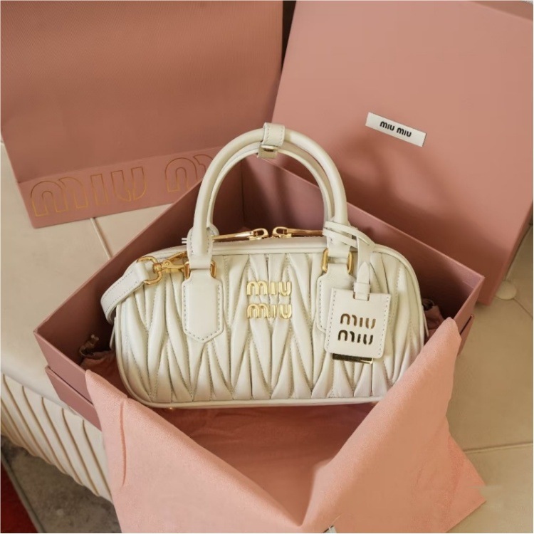 miu 新しいプリーツラムスキンボストンスモールボウリングレトロポータブルピローバッグシングルショルダークロスボディレディースバッグ|undefined