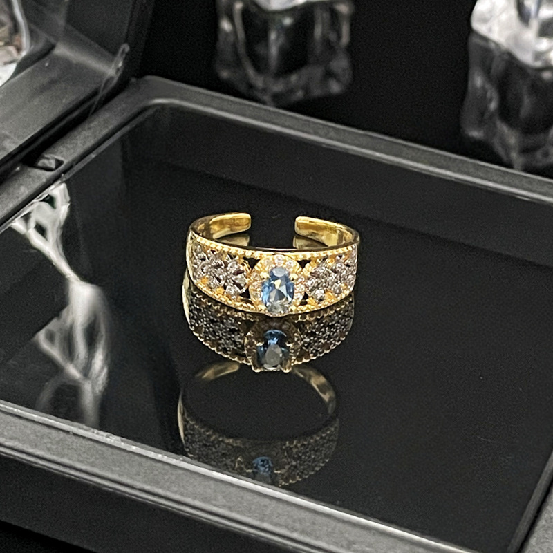 Bunter Schatz Mittelalter Hohl Mode Offen für Frauen Falten Tragen Personalisierte Kleine und High-End-Ring_voghion.com