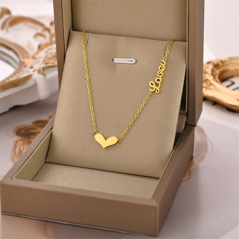 1 Piece Quantity Daily Occasion Fashion Letter Heart Shape Titanium Steel Necklace 1 Piece