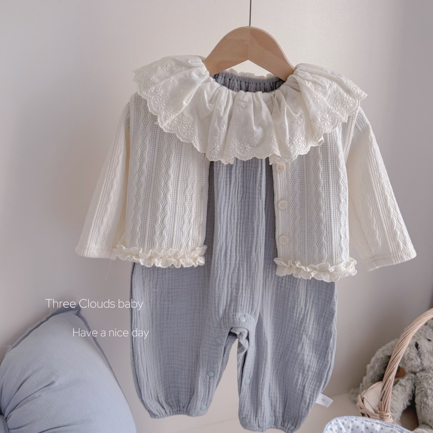 Infant Girls' Autumn Long-Sleeved Lace Collar Cotton Gauze Jumpsuit Romper for Home and Outdoor Use