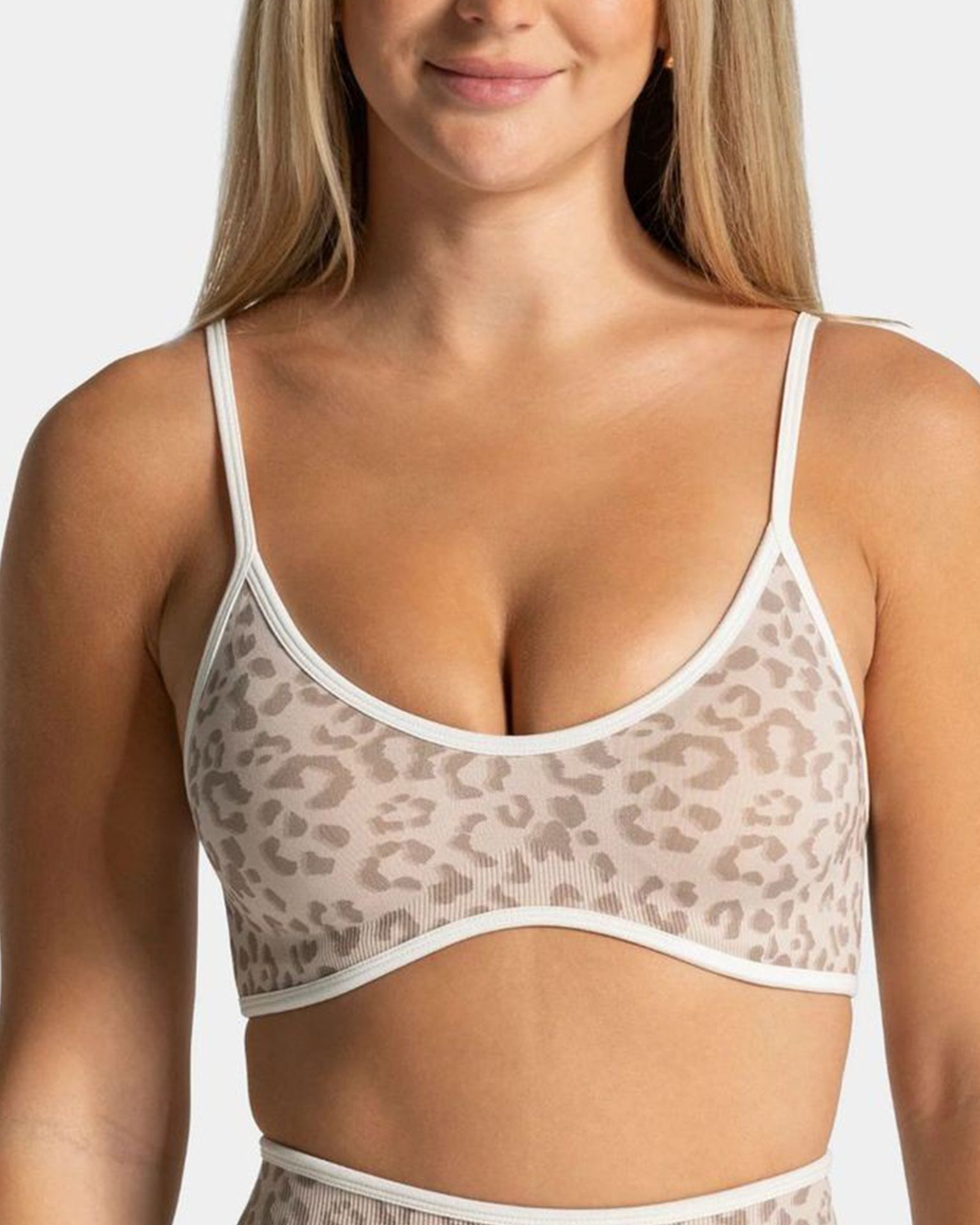 TEOO transfronterizo sin costuras 3D impresión de leopardo pantalones cortos de yoga de borde de miel hump bra deportivo ropa de fitness set de yoga