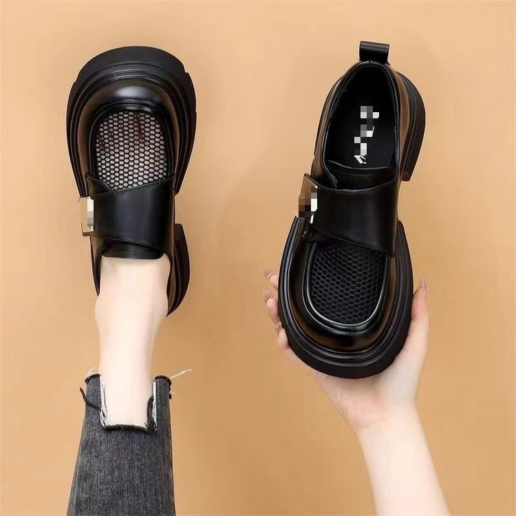 Zapatos de malla transpirable 2026 verano nuevo cabeza redonda mágica zapatos de una sola sola sola gruesa hueco aumento de altura zapatos de cuero