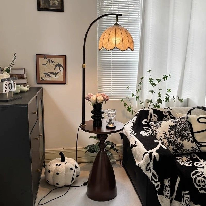 Floor Lamp with Integrated Side Table, Medieval Style, Three-Color Dimming / Remote