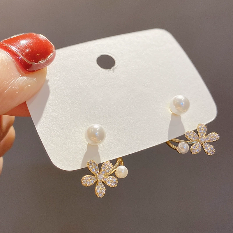 Small design retro earrings from pearl, trend of season, flowered, light luxury style