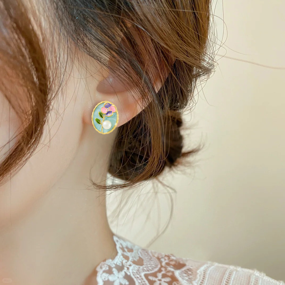 Pintura al óleo retro Pendientes de perlas de flores Estilo explosivo Cena de temperamento Pendientes de esmalte romántico Pendientes pequeños y frescos de todo fósforo