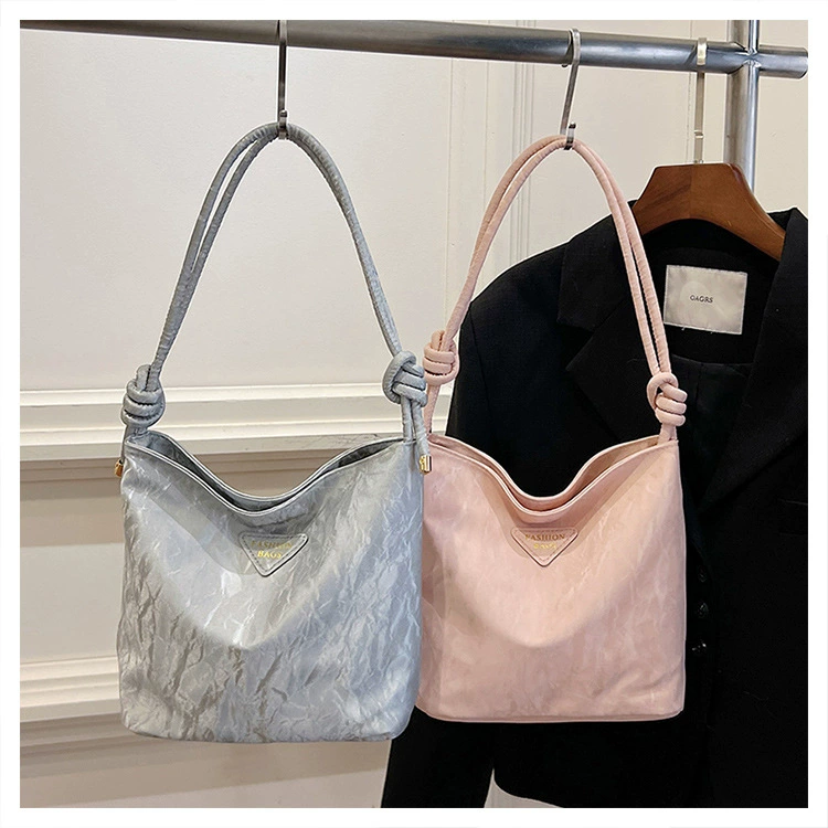 Женская сумка 2024 новый модный простой сплошной цвет текстуры