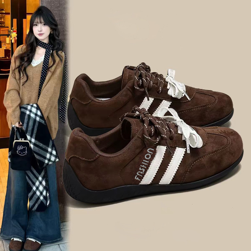 Retro-style brown German training shoes for women, 2026 new model, popular "dirty" look sneakers, versatile, trendy, lightweight, suitable for travel and casual wear Retro-style brown German training shoes for women, 2026 new model, popular "dirty" look sneakers, versatile, trendy, lightweight, suitable for travel and casual wear
