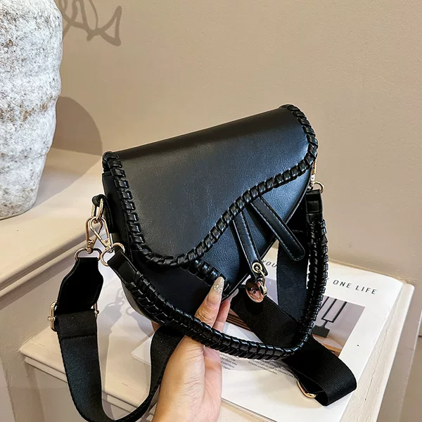 Trendy crossbody bag, new cross-border style, casual and stylish for commuting, European and American high-end retro design