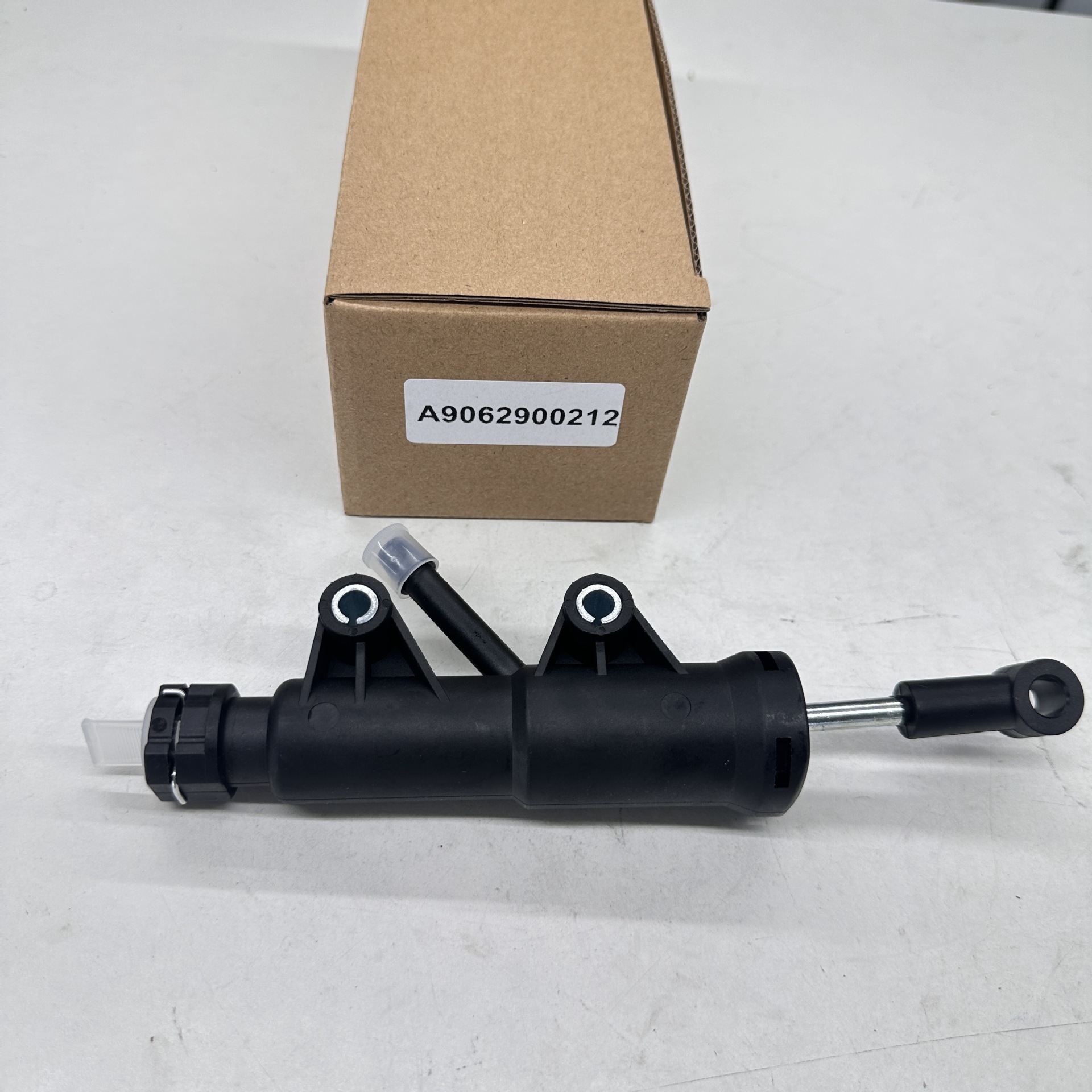 Suitable for Mercedes-Benz Durable Clutch Master Cylinder A9062900212