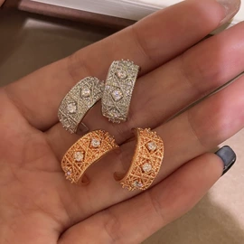 项链;戒指;耳钉