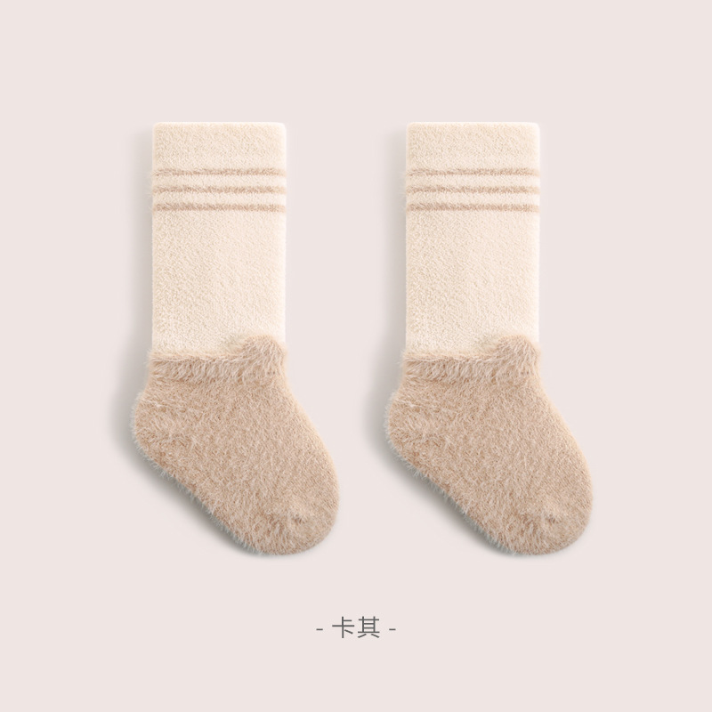 Calcetines para bebés en invierno, calcetines de coral para bebés, calcetines de peluche para niños y niñas, lindos sin hueso y sueltos.