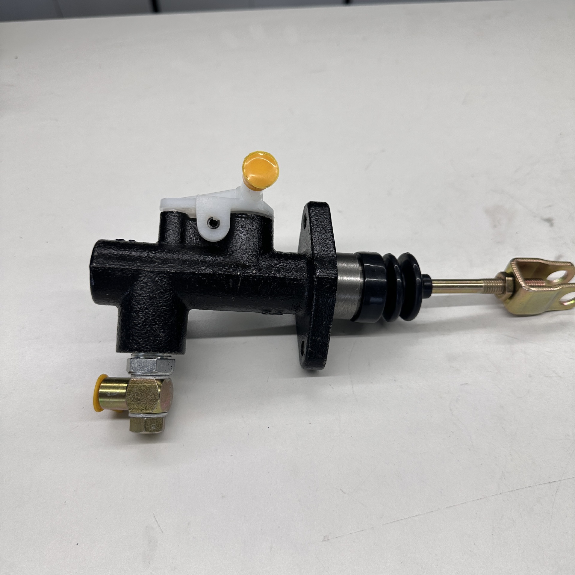 47210-23321-71 472102332171 Brake Master Cylinder 3/ 4inch Cylinder Diameter Suitable for Toyota