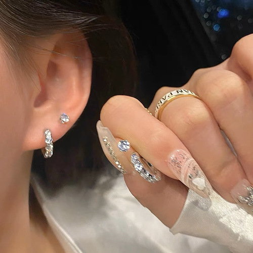 Exquisite 4-piece set of zircon temperament earrings for women, simple and versatile earrings, niche design, high-end commuting earrings