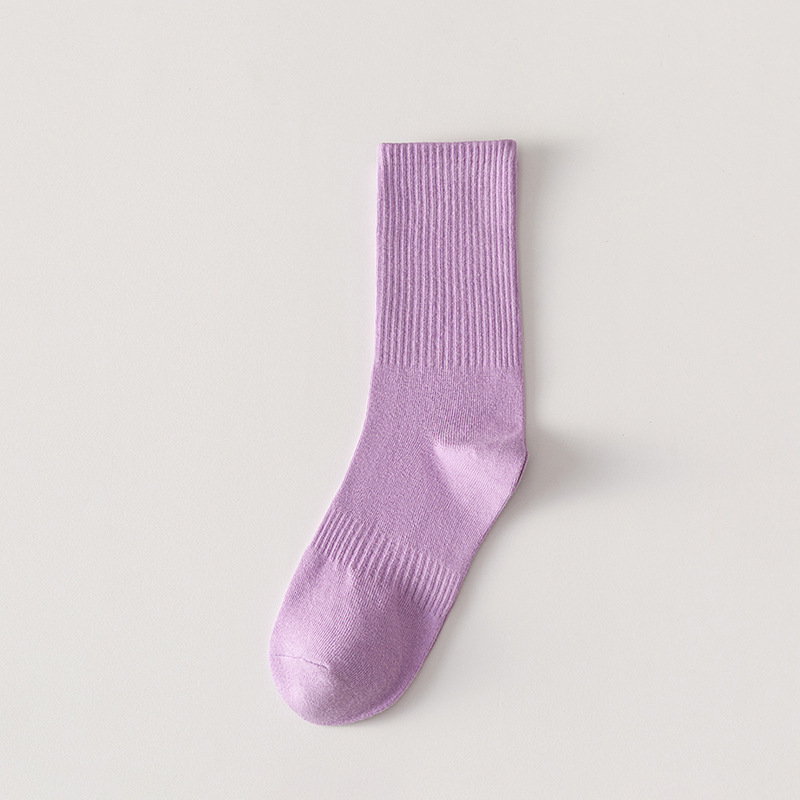 Calcetines de algodón de color liso a media pantorrilla para otoño e invierno, venta al por mayor, calcetines de algodón peinado para mujer, medias de algodón a rayas caramelo