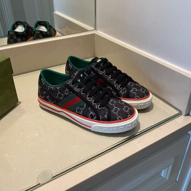 G1977 zapatos de lona de presbiterio para mujer 2023 primavera estilo fino bordado retro pareja zapatos deportivos casuales planos de todo fósforo