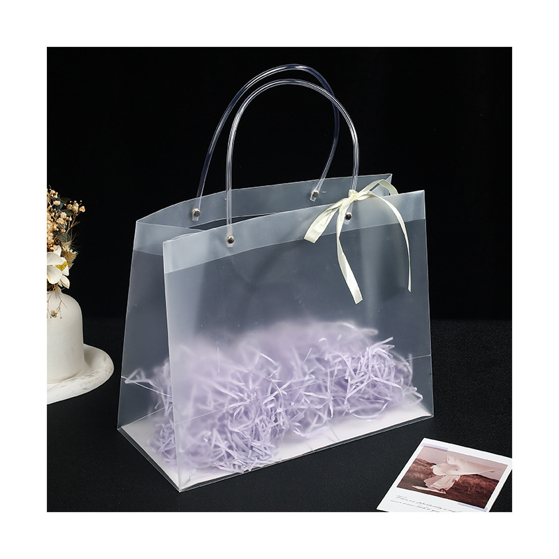 スポット pp 透明ハンドバッグつや消し pvc プラスチックギフトバッグ結婚式のお土産ギフトバッグロットカスタマイズされたロゴ|undefined