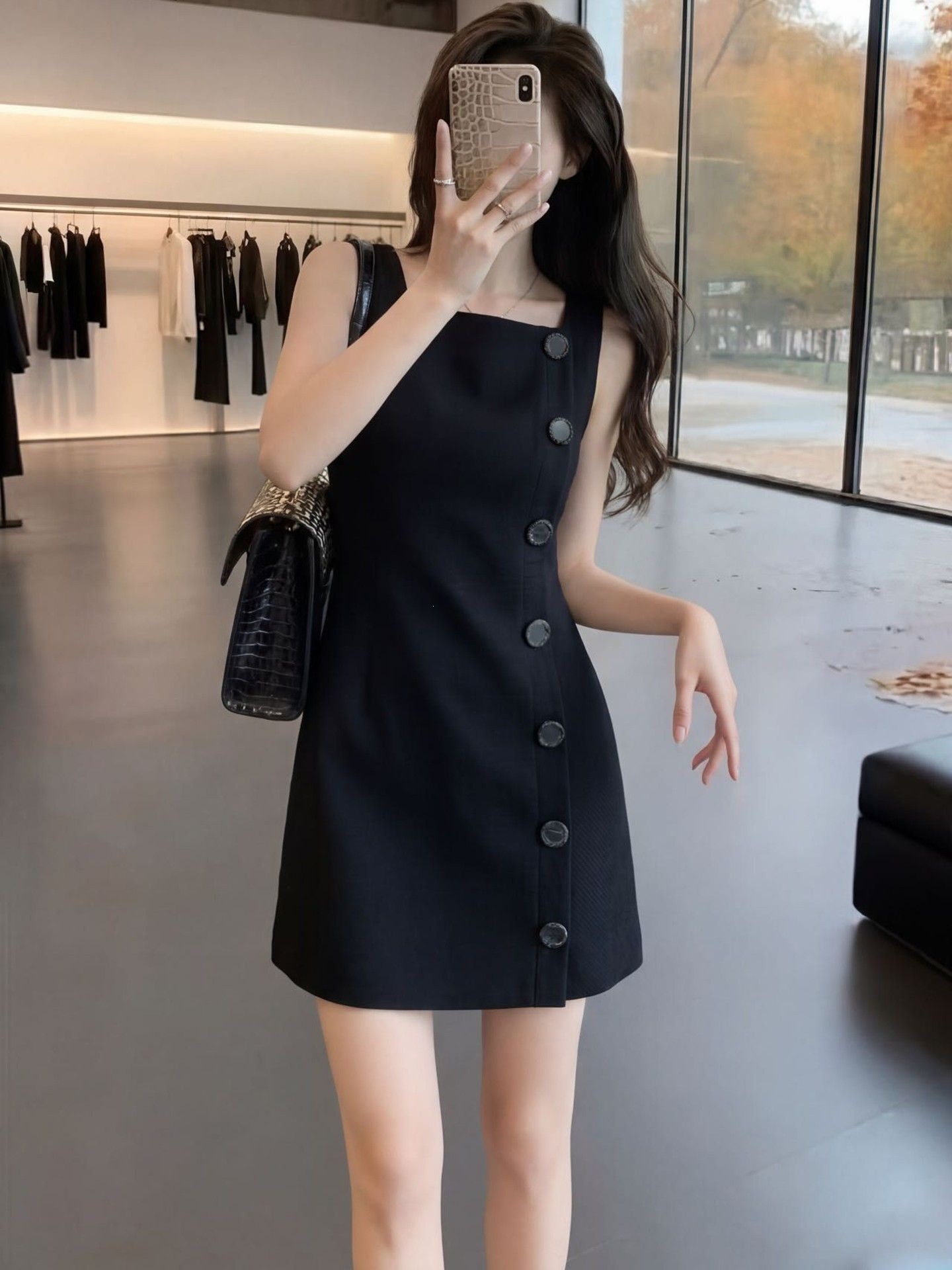 Váy không tay cổ điển thanh lịch dáng suông, thiết kế eo thon, phù hợp đi làm hoặc dạo phố — Váy đen chi tiết 1