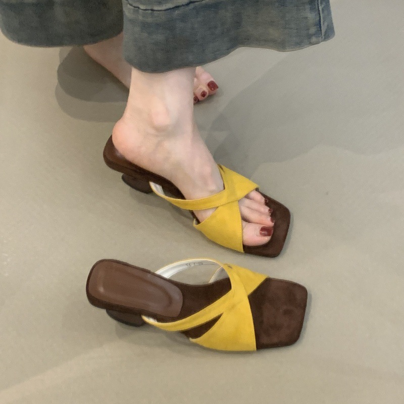 노란색