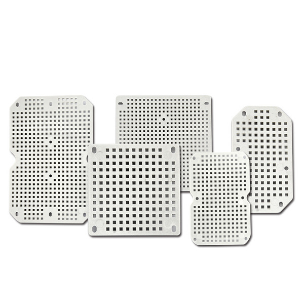 Plastic travel bottom plate