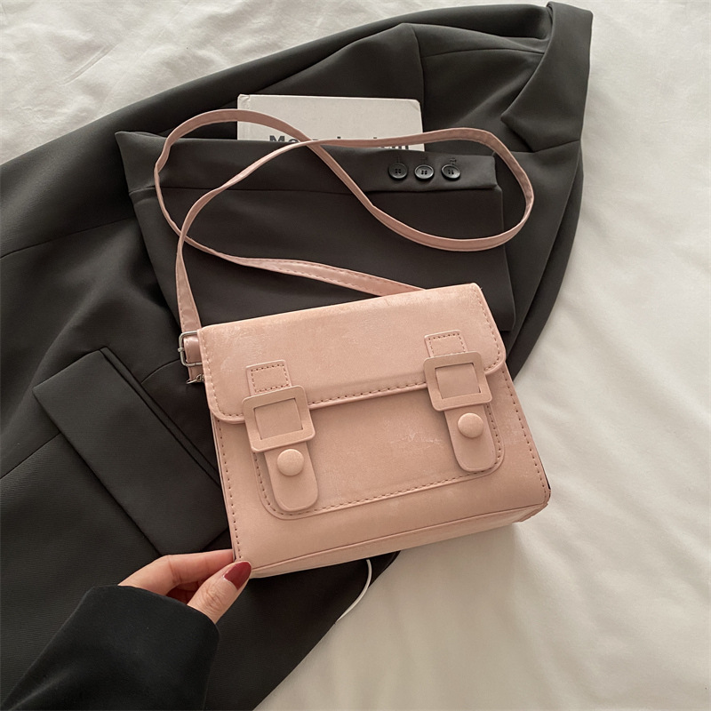 Bolso Cambridge bolso femenino 2025 nueva moda retro oso colgante bolso de hombro simple mensajero casual pequeño bolso cuadrado