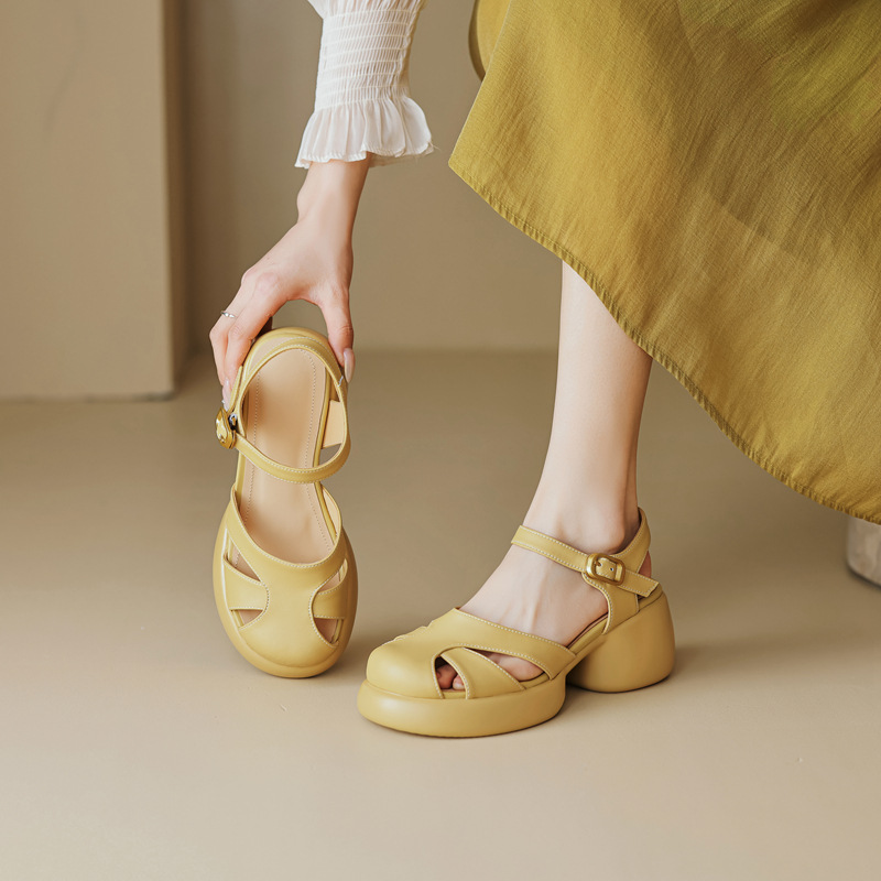 Sandal gót thô da cừu bít mũi phong cách La Mã đế dày quai ngang hở gót — Màu vàng ngỗng