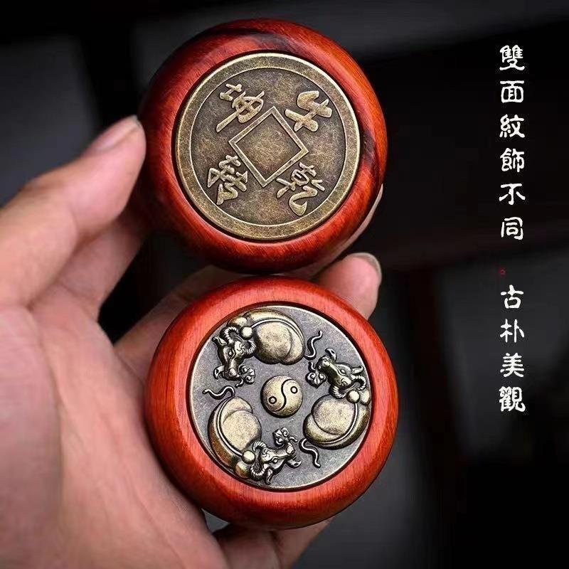 紫檀木はお金を回して檀木の八方につるして銅のお金を回します。|undefined