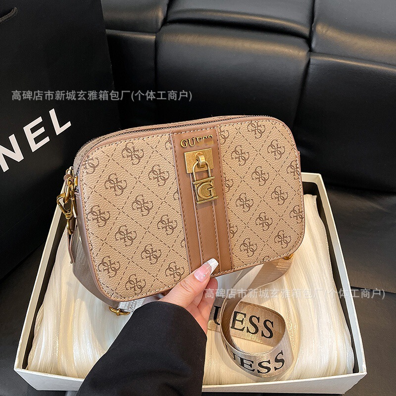 European and American Fashion Women's Bags 2025 New Retro Versatile One-Shoulder Small Square Bag High-End Accessible Luxury Crossbody Bag Bags European and American Fashion Women's Bags 2025 New Retro Versatile One-Shoulder Small Square Bag High-End Accessible Luxury Crossbody Bag Bags