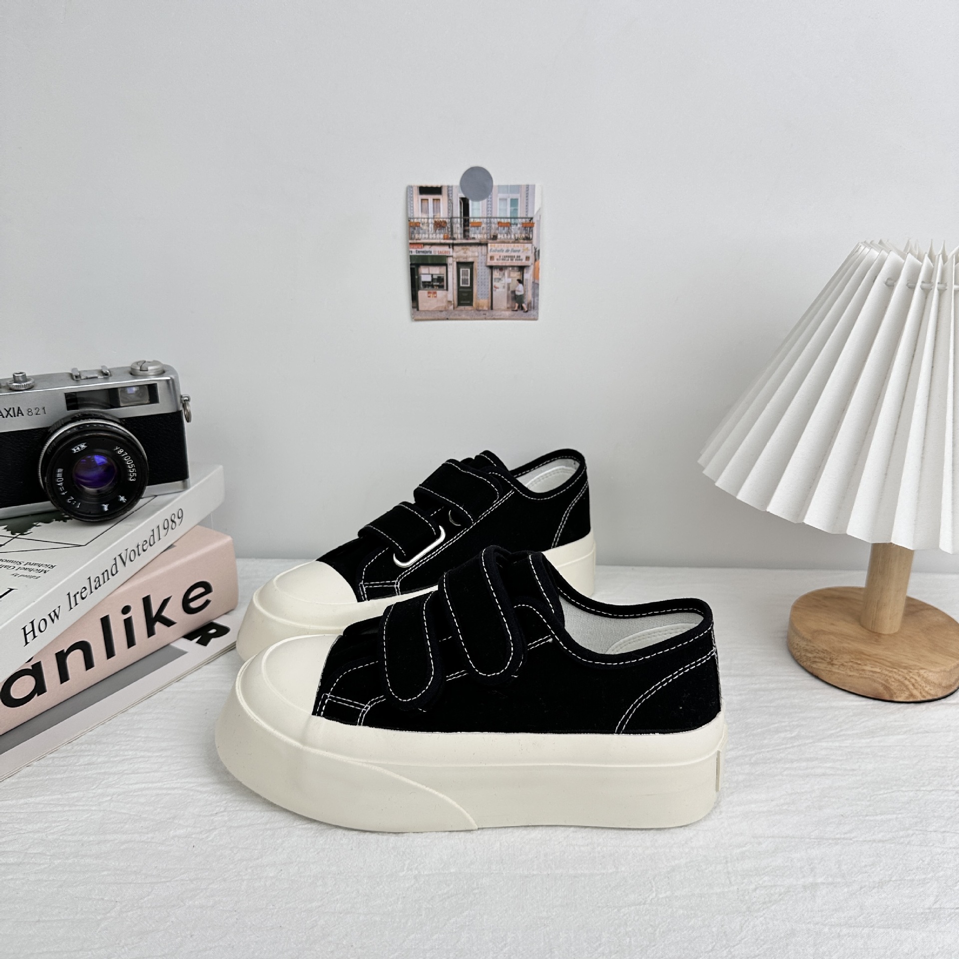 Farwave Velcro zapatos blancos para mujeres 2025 verano nuevos zapatos de lona transpirables con suela gruesa versátil zapatos de skate de nicho image 4