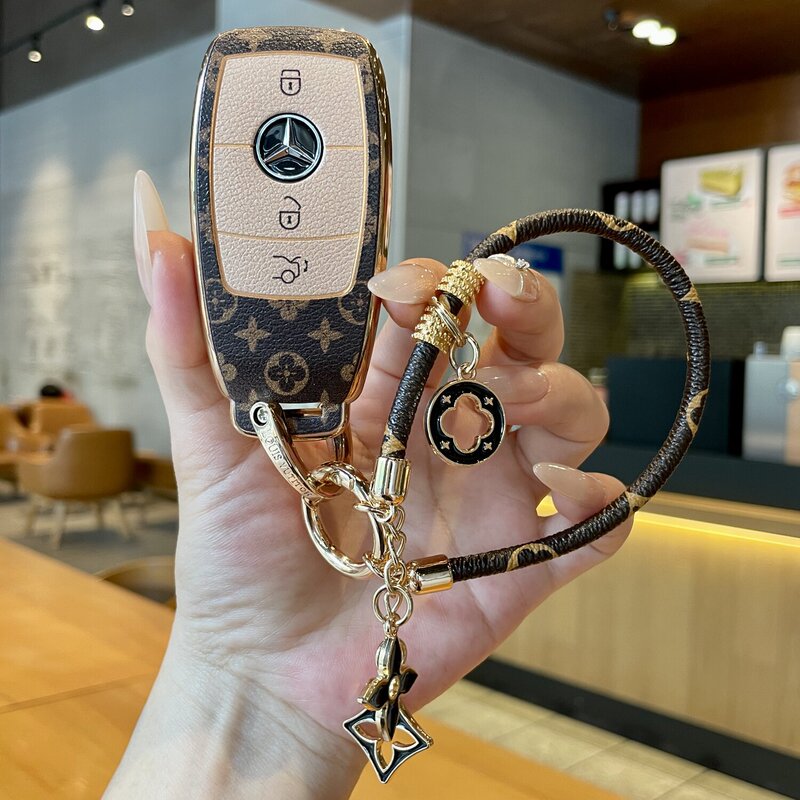 Suitable for Mercedes-Benz Cls Key Cover, High-End C-Class B-Class Full-Cover Cla/Eqb/Eqa Exquisite Buckle Chain Gle/Glc