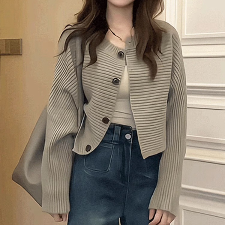 2025 Cardigan de punto de mujer nueva ropa de estilo perezoso cuello redondo manga de murciélago suelta multifacé cautiverio invierno chaqueta mujer image 5