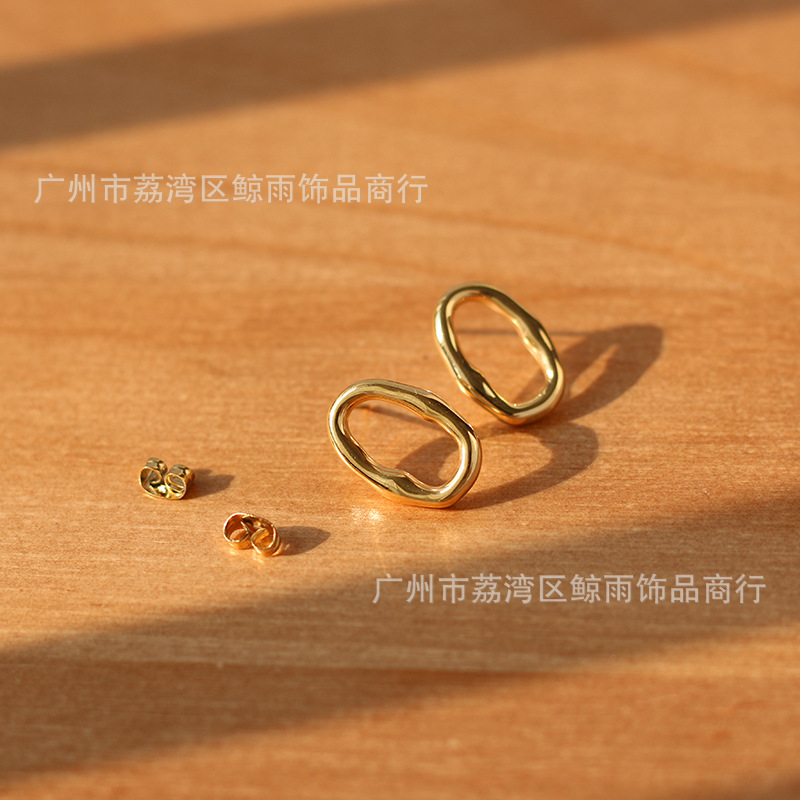 Korean Irregular Sonic Titanium Steel Plated 18k Gold Earrings Wholesale Nihaojewelry display picture 1