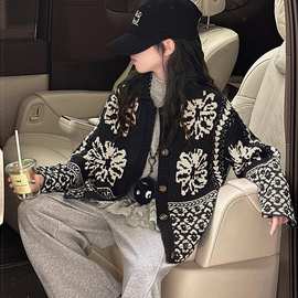 2025秋冬纽扣针织开衫新款外套提花翻领毛衣气质雪花上衣民住风女