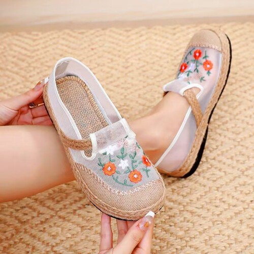 New products, old Beijing cloth shoes, summer women's retro soft sole, non-slip mesh, embroidered shoes, and slip-on flat slippers.